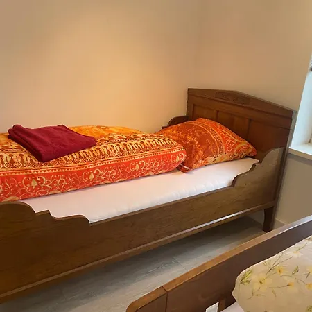 2 Schlafzimmer 4 Einzelbetten Apartment *