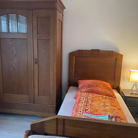 2 Schlafzimmer 4 Einzelbetten Apartment *