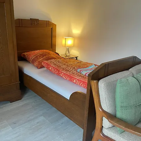 2 Schlafzimmer 4 Einzelbetten *